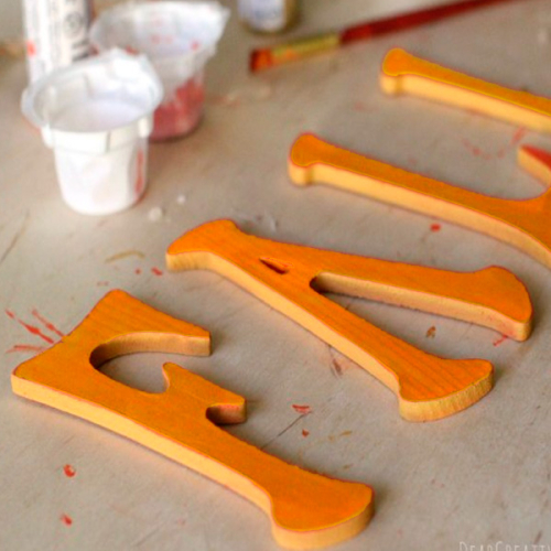 Letras corpóreas de madera